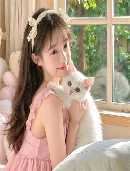 【深度分析】美容院里隐藏的相机的表演艺术与角色塑造 从艺术角度分析的专业分析