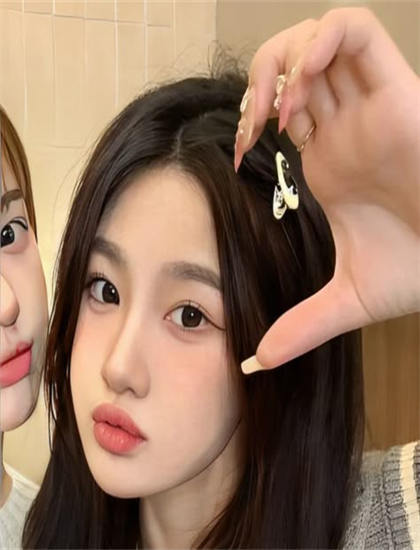 《少帅夫人下山来了》创作全记录：色彩的运用技巧与情绪传达 感受创作的魅力与挑战